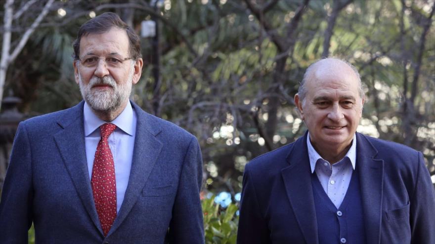 Todos los candidatos menos Rajoy piden dimisión de Fernández Díaz