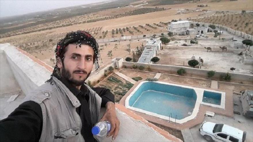 Foto capturada por Serdar Mahmud, un comandante de las fuerzas kurdas, muestra la extensa mansión del líder del grupo terrorista EIIL (Daesh, en árabe) en Siria, que se encuentra abandonada.