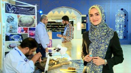 Exposición coránica en el mes de Ramadán en Teherán