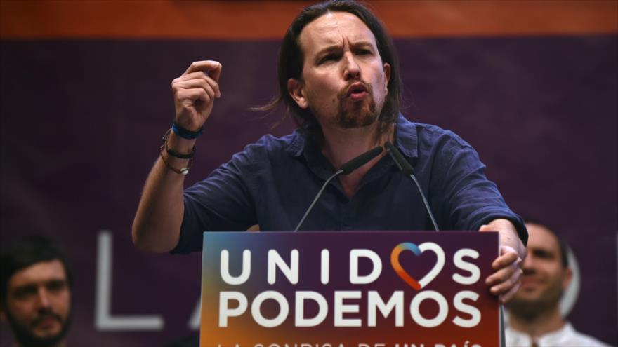 El candidato de Unidos Podemos a La Moncloa, Pablo Iglesias, ofrece un discurso en un acto electoral, 24 de junio de 2016.