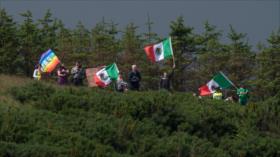 Trump topa en Escocia con banderas mexicanas en su campo de golf