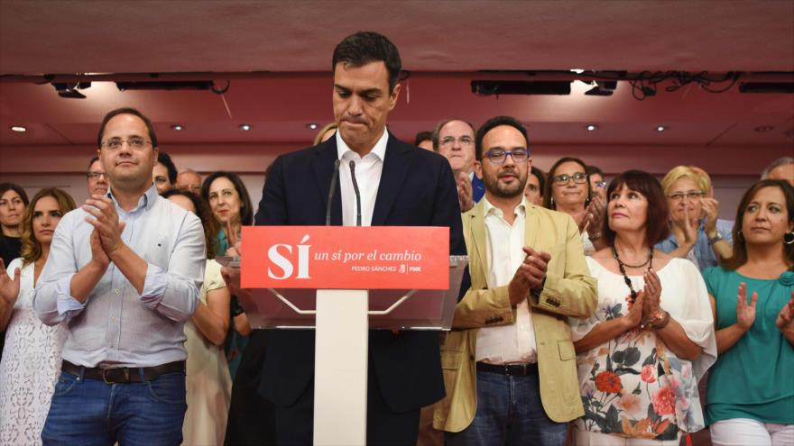 Pedro Sánchez, secretario general del PSOE, durante su comparecencia para analizar los resultados de las elecciones generales en España, 26 de junio de 2016