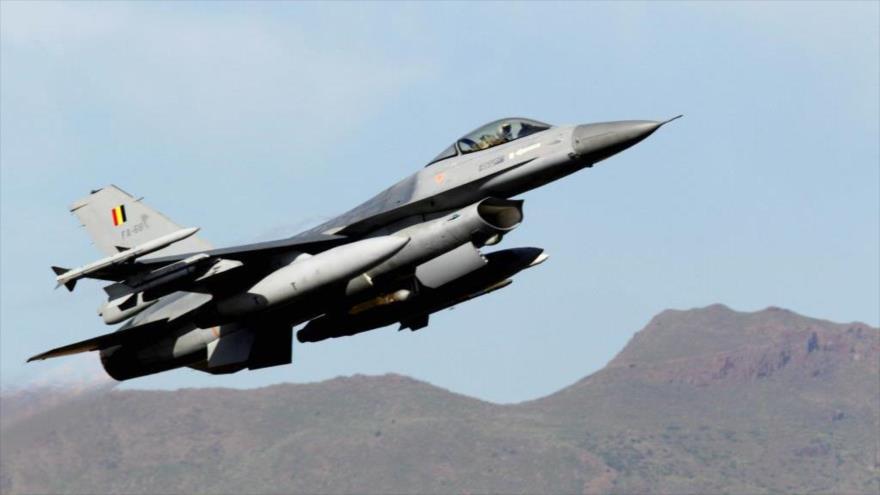 Cazabombardero F-16 del Ejército belga.