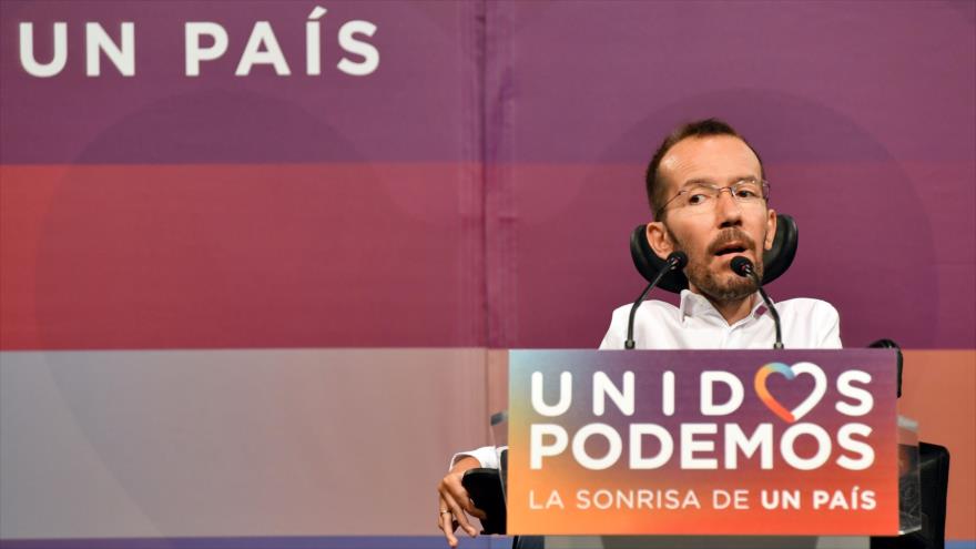 El secretario de Organización de Podemos, Pablo Echenique, habla durante una conferencia de prensa en Madrid, 27 de junio de 2016.