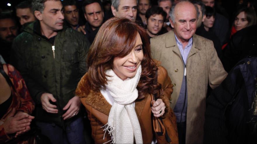 La expresidenta argentina Cristina Fernández a su llegada a la capitalina ciudad de Buenos Aires. 3 de julio de 2016