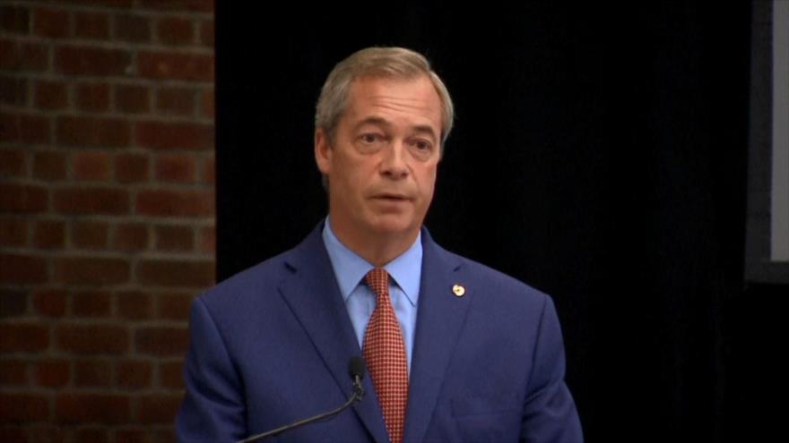 Abanderado del brexit dimite como líder del partido eurófobo UKIP