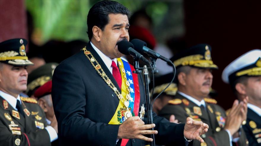 El presidente de Venezuela, Nicolás Maduro, habla durante la ceremonia militar por la conmemoración de los 205 años de la independencia de Venezuela, Caracas, 5 de julio 2016.