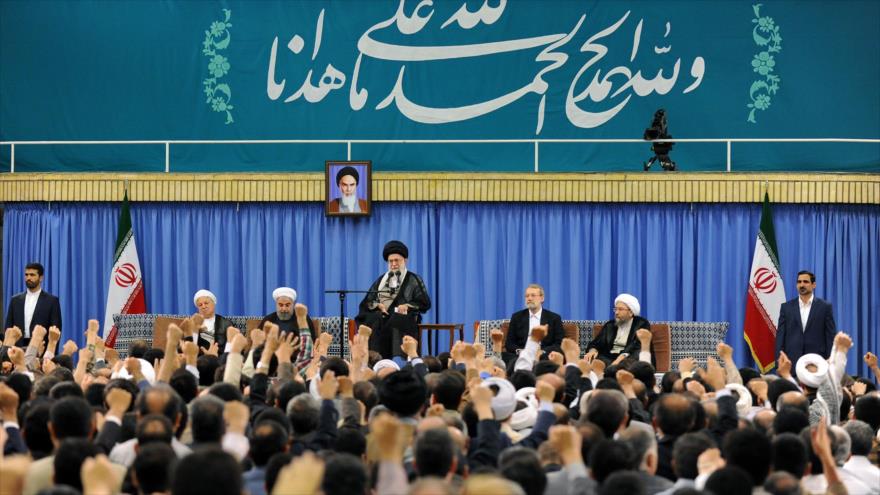 Líder de Irán advierte de una posible guerra civil en Baréin