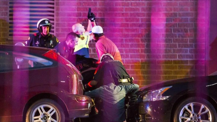 Francotiradores matan a 5 policías en Dallas, sospechoso atrincherado se suicida