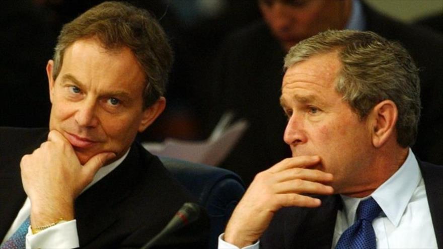 El expresidente estadounidense George W. Bush (2001-2009) y el ex primer ministro británico Tony Blair (izda.).