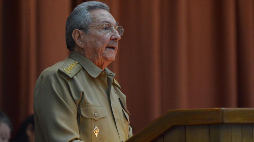 El presidente de Cuba, Raúl Castro, ofrece un discurso durante la primera sesión anual de la Asamblea Nacional, 8 de julio de 2016.