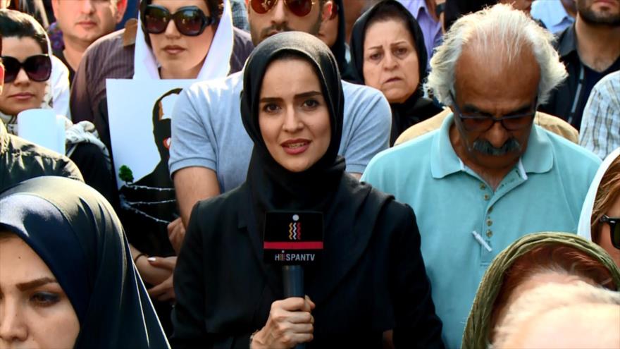 Miles de iraníes despiden al gran cineasta Abbas Kiarostami