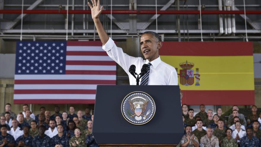 El presidente de EE.UU., Barack Obama da un discurso ante las tropas estadounidenses desplazadas en la Base Naval de Rota (España). 10 de julio de 2016