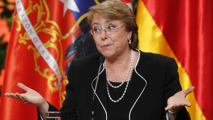 La presidenta de Chile, Michelle Bachelet, en conferencia de prensa desde La Moneda, Santiago, 12 de julio 2016.