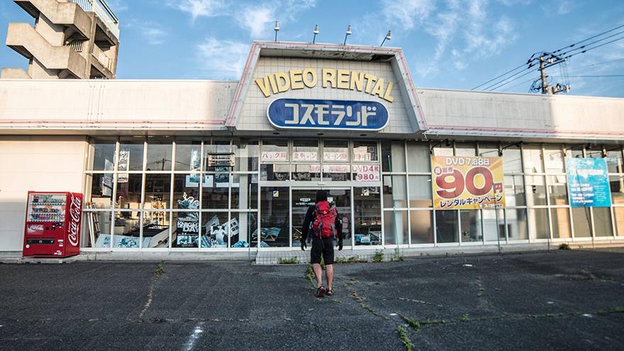 Un fotógrafo se cuela ilegalmente en Fukushima y toma fotos 5 años después del desastre nuclear.