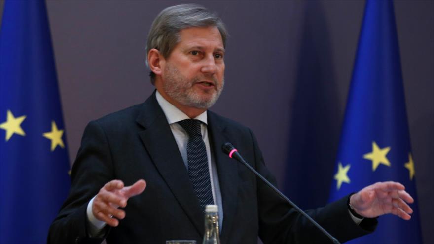 Johannes Hahn, comisario europeo de política regional, en reunión de diálogo político ministerial, Turquía, Ankara.