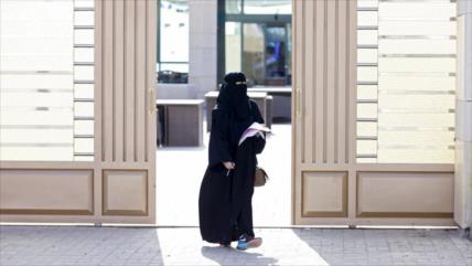 HRW pide fin de obstáculos para materializar derechos de mujer en Arabia Saudí