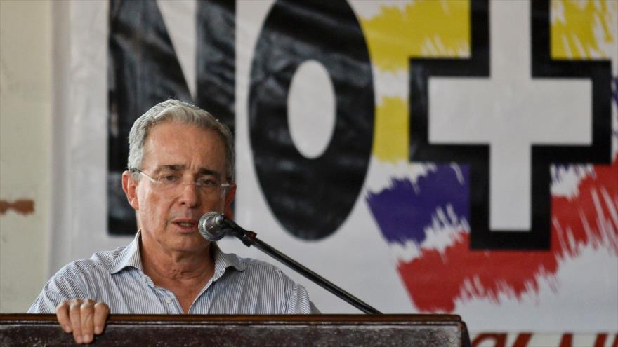 Álvaro Uribe, senador y el ex presidente de Colombia.