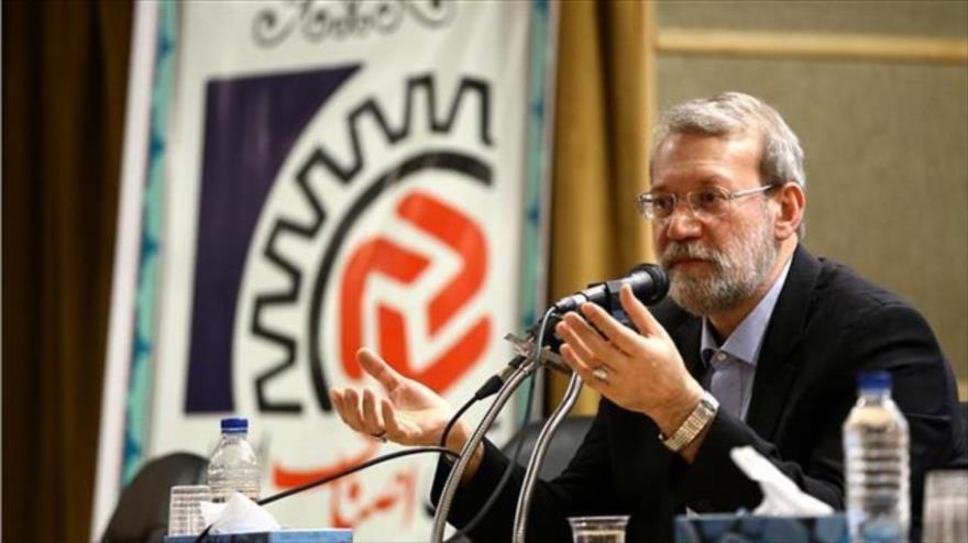 El presidente de la Asamblea Consultiva Islámica de Irán, Ali Lariyani, durante su discurso en la ciudad de Qom (sur de Teherán), 21 de julio de 2016.
