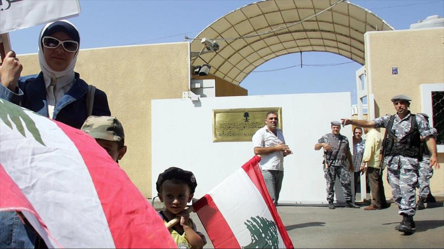 Una manifestación frente la embajada saudí en El Líbano.