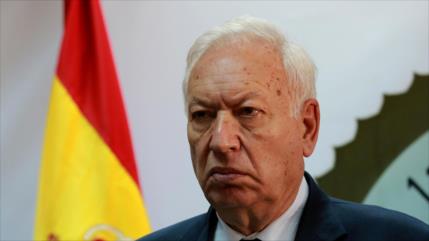 Margallo advierte a Rivera: Constitución prohíbe al rey “borbonear”