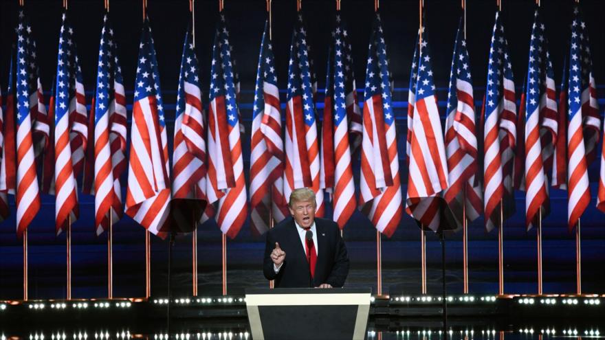 El candidato del Partido Republicano a la Casa Blanca, Donald Trump, ofrece un discurso durante la Convención Nacional Republicana, 21 de julio de 2016.