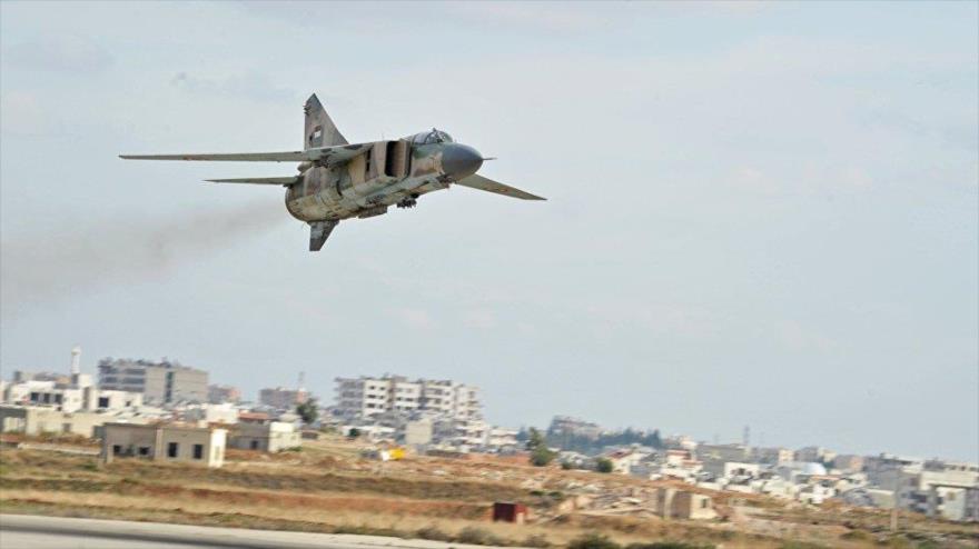 Un avión militar de las Fuerzas Aéreas sirias.