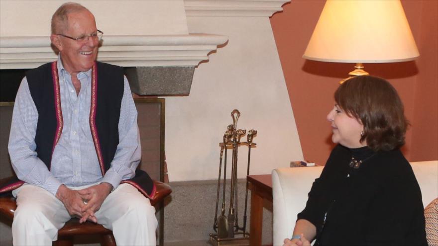 El presidente electo de Perú, Pedro Pablo Kuczynski, se reunió con Mitzy Capriles, esposa del opositor venezolano y alcalde de Caracas, Antonio Ledezma, Lima 24 de julio 2016.