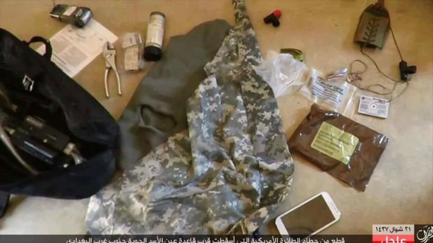 El contenido del supuesto avión militar estadounidense que el grupo takfirí EIIL (Daesh, en árabe) dice haber derribado en la provincia iraquí de Al-Anbar (oeste).
