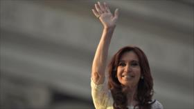 Cristina Fernández encabeza sondeo en Argentina para ser senadora