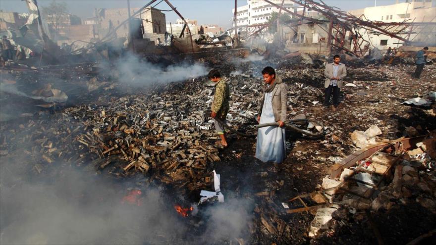 Destrucciones generadas por ataques aéreos del régimen saudí en Saná, capital de Yemen.