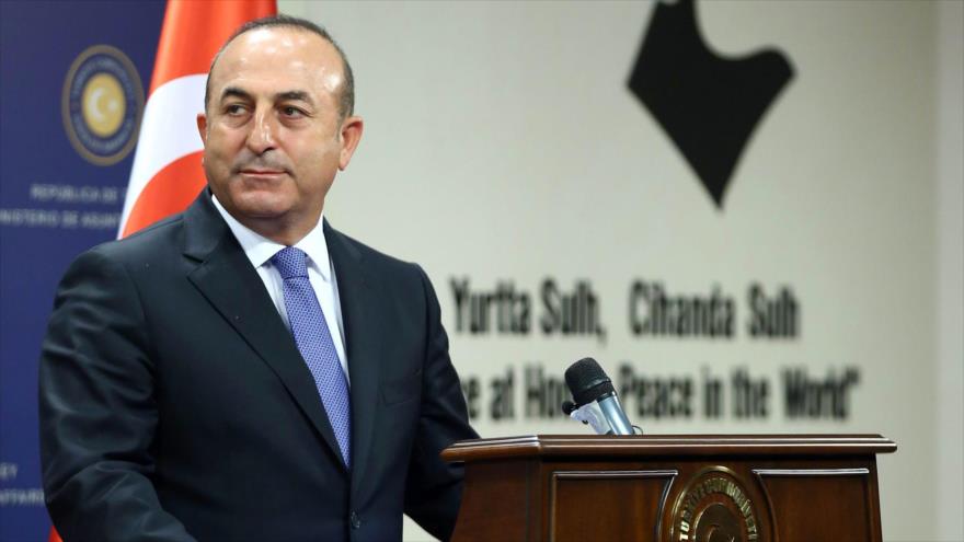 Cancillería turca despide a 88 funcionarios por lazos con golpe