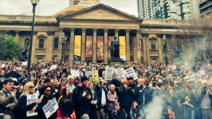 Australianos protestan contra torturas de jóvenes indígenas 