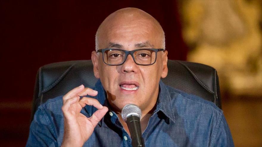 El alcalde de Caracas y miembro de la Comisión de Verificación de Recolección de Firmas del partido oficialista (PSUV), Jorge Rodríguez.