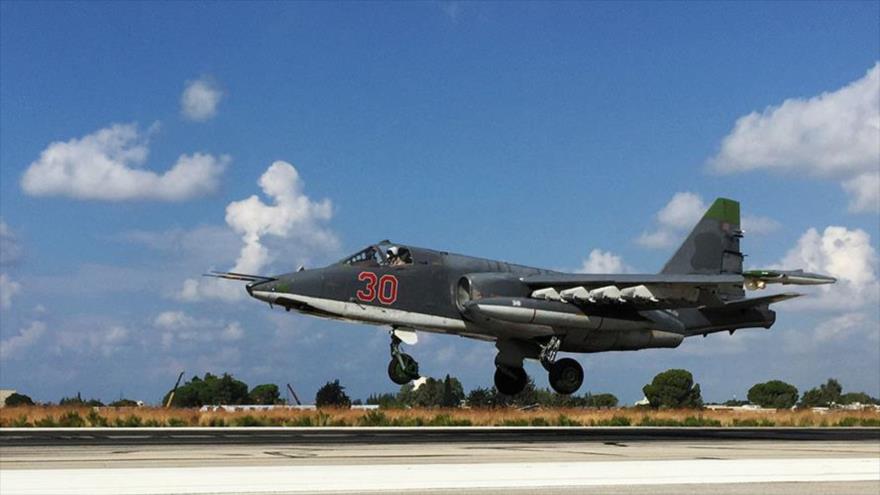 Avión militar ruso Sujoi Su-25.