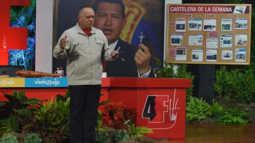 El primer vicepresidente del Partido Socialista Unido de Venezuela (Psuv), Diosdado Cabello, durante la transmisión de su programa semanal "Con el Mazo Dando", 3 de agosto de 2016.