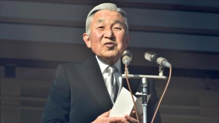 Emperador de Japón reconoce dificultades para ejercer su cargo
