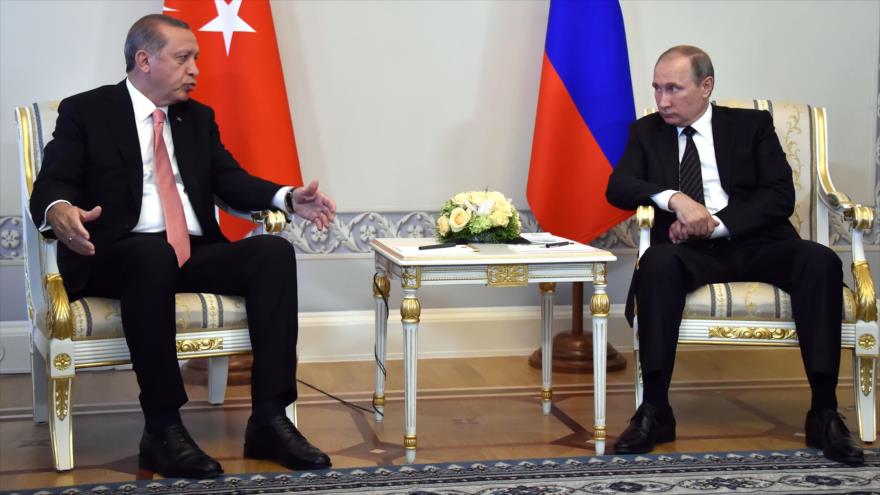 Giro inesperado: Putin y Erdogan buscan solución a crisis siria