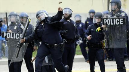Policía de Baltimore viola derechos constitucionales de ciudadanos
