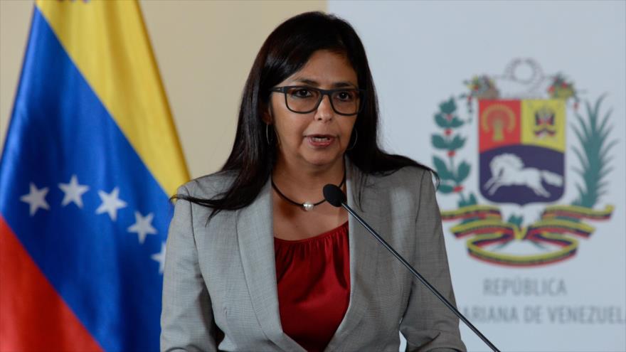 La canciller venezolana, Delcy Rodríguez, habla durante una conferencia de prensa antes de la lectura de una declaración sobre el Mercado Común del Sur (Mercosur) en Caracas, capital de Venezuela, 5 de agosto de 2016.