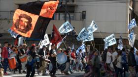 76% de argentinos califica de mala la situación económica de su país