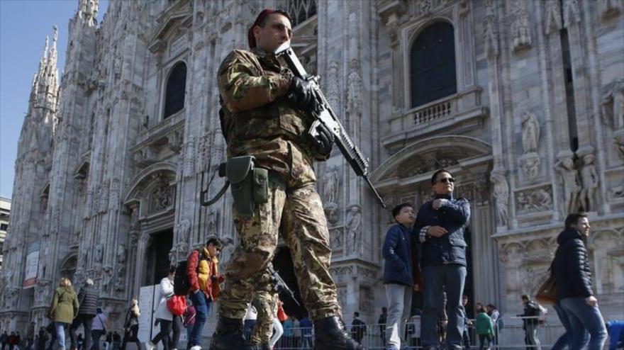 Medidas de seguridad antiterrorista frente a la catedral de Milán.