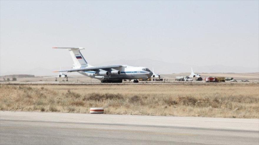 Aviones de Rusia desplegados en la base aérea de Hamedán, en Irán.