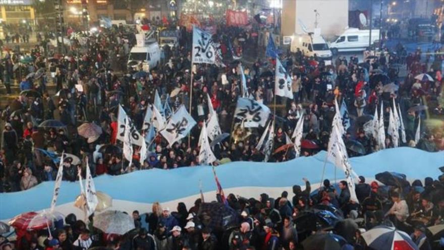 Contundente ruidazo en toda Argentina contra el aumento de las tarifas.