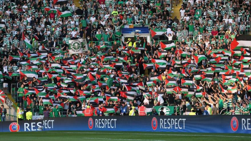 Celtic recibe a su rival israelí con banderas palestinas 