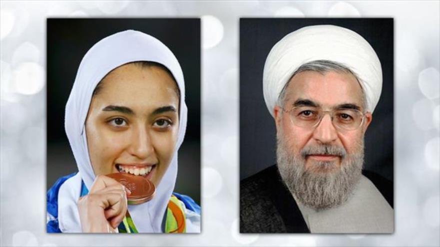 El presidente de Irán, Hasan Rohani felicita a la taekwondista iraní Kimia Alizadeh por su medalla de bronce en Juegos Olímpicos Río 2016, 19 de agosto de 2016.