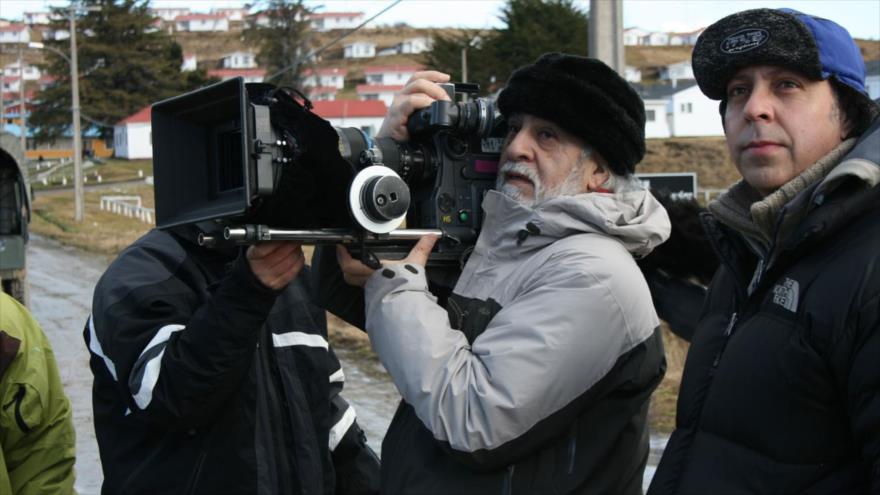 El cineasta chileno Miguel Littin durante la grabación de la película Dawson Isla 10.
