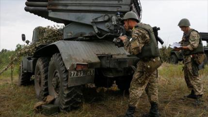 Ejército de Ucrania despliega artillerías prohibidas en Donetsk