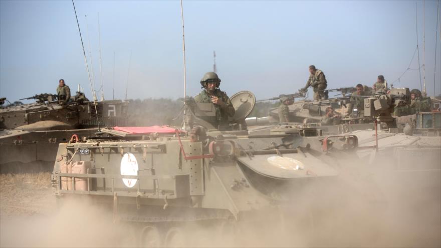 Fuerzas israelíes en tanques realizan maniobras cerca de la Franja de Gaza, 7 de junio de 2015.