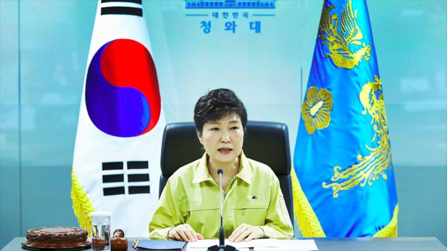 La presidenta de Corea del Sur, Park Geun-hye en una reunión de seguridad nacional, 22 de agosto de 2016.
